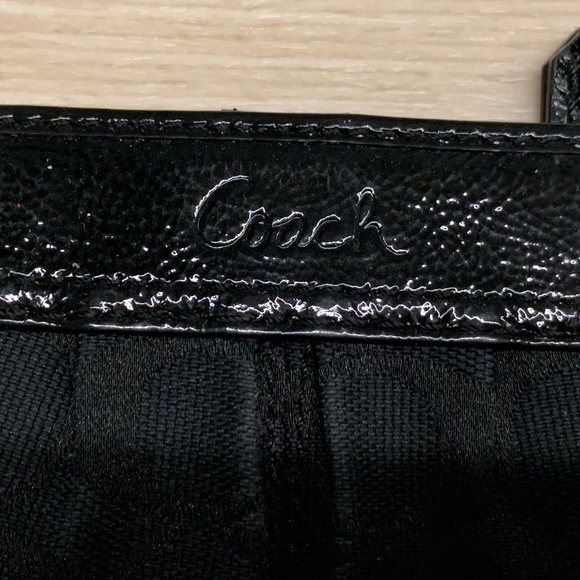 🌟 Pre-Owned Coach Signature Bi-Fold Wallet - Like New! 🌟 - Picture 2 of 10
